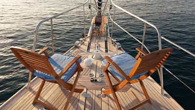 Bow Seating