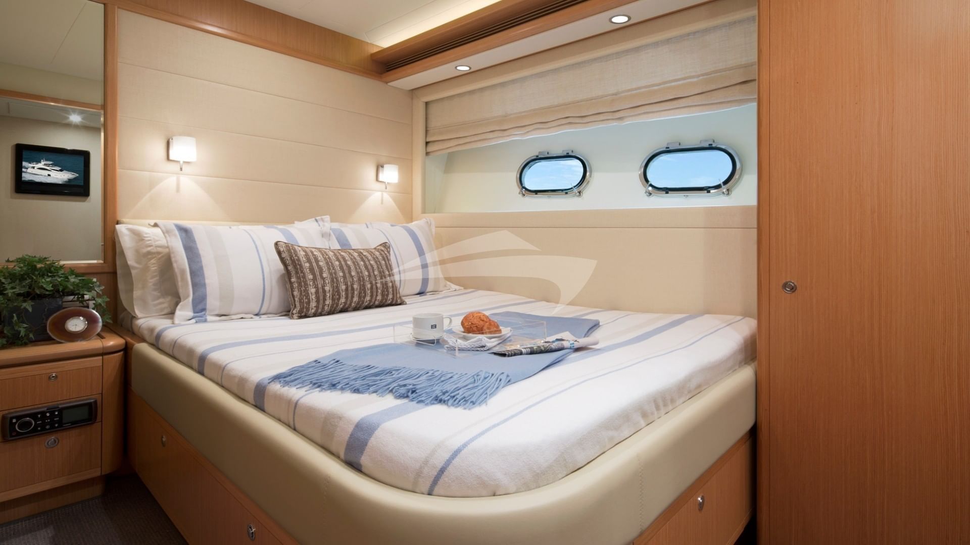 Crystal Parrot VIP Stateroom