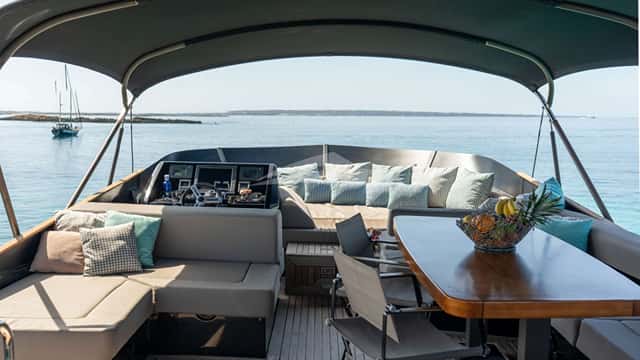 AMMONITE yacht charter photo 4