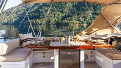 CHAMPAGNE HIPPY 25m sailing yacht charter, photo 8