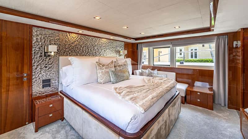 BEACHFRONT II 32m motor yacht charter, photo 5