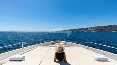 Foredeck Solarium