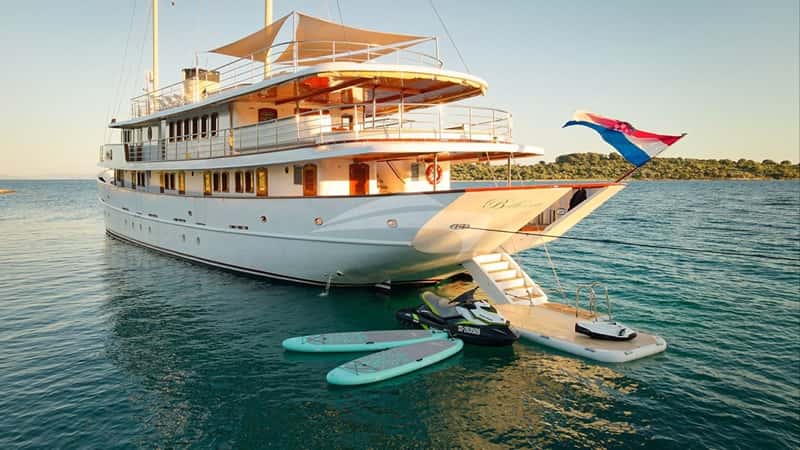 BELLEZZA 52m motor yacht charter, photo 5