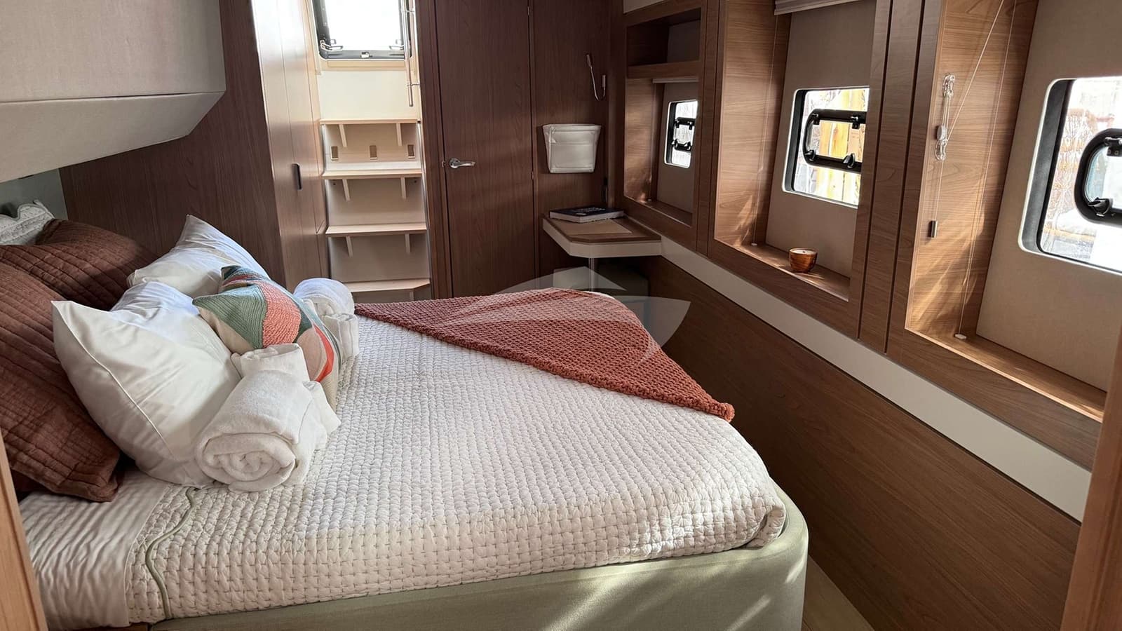 BAREFOOT BLISS, photo from the yacht portfolio 10