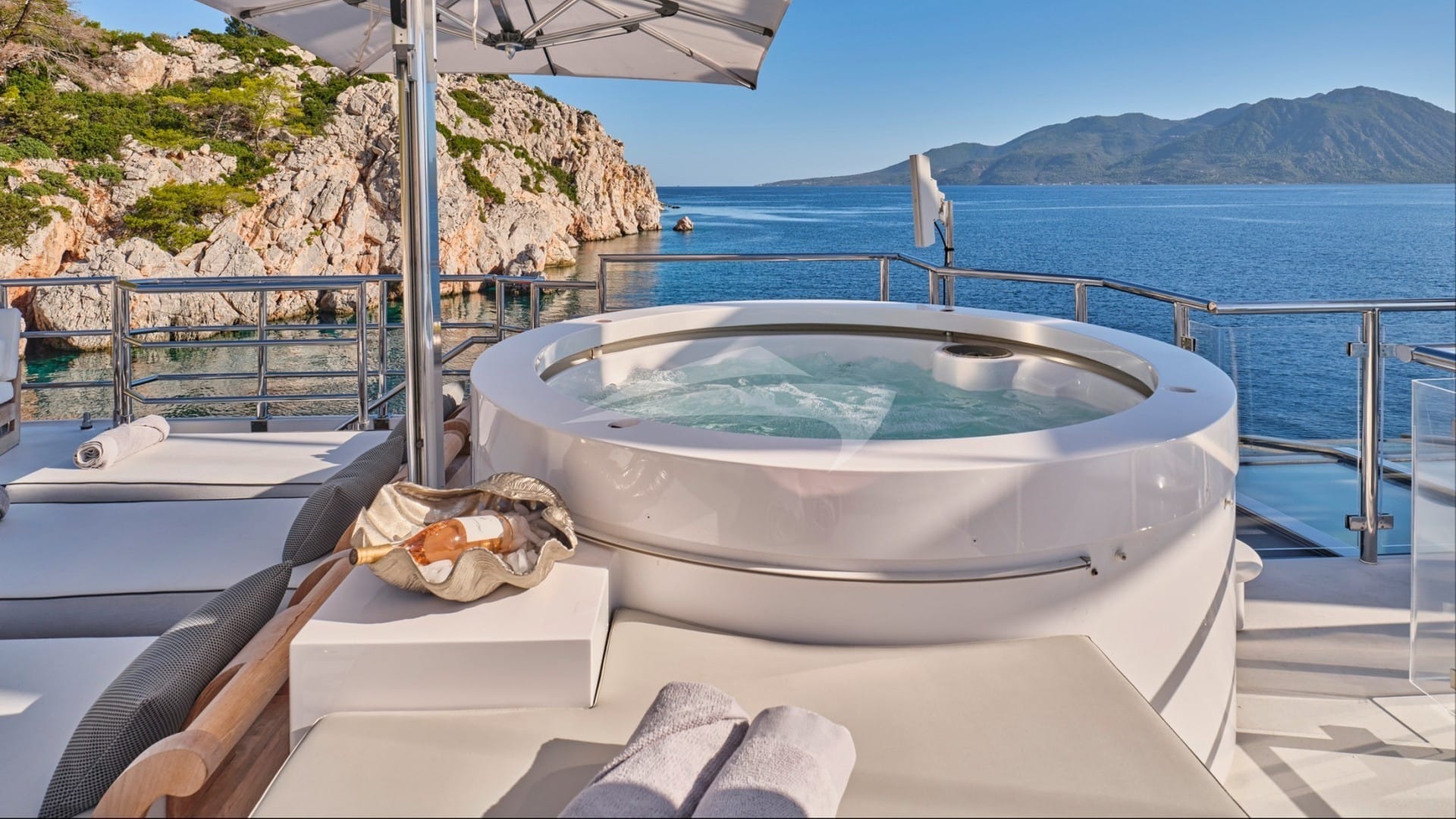 Deck Jacuzzi
