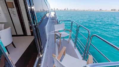 Salon side deck