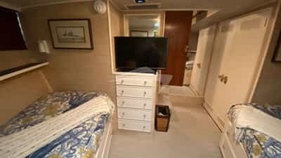 Twin Cabin