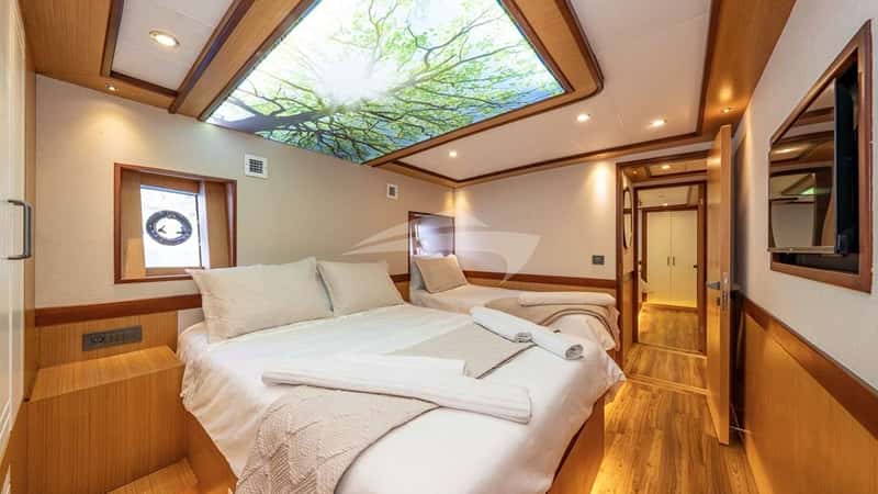 LILA TRAWLER 26m motor yacht charter, photo 8