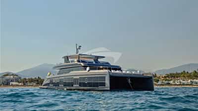 bgyb_charter_sunreef_80_power_tesni_selection_02