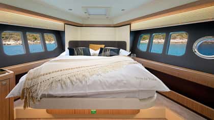 VIVA LA VIDA 15m motor yacht charter, photo 7