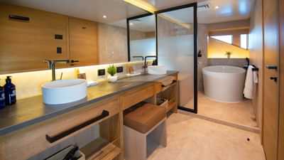 Tribute Owner_s Suite Bathroom