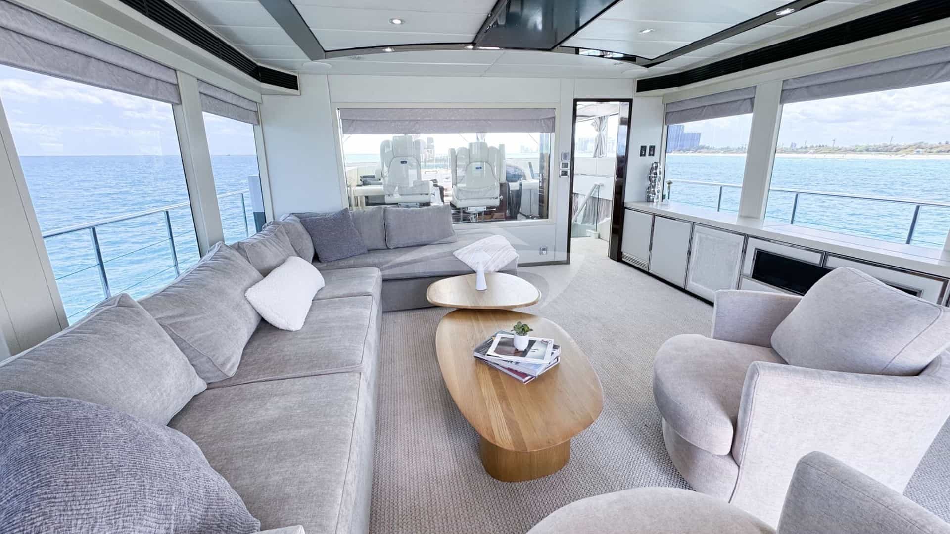 SKY LOUNGE