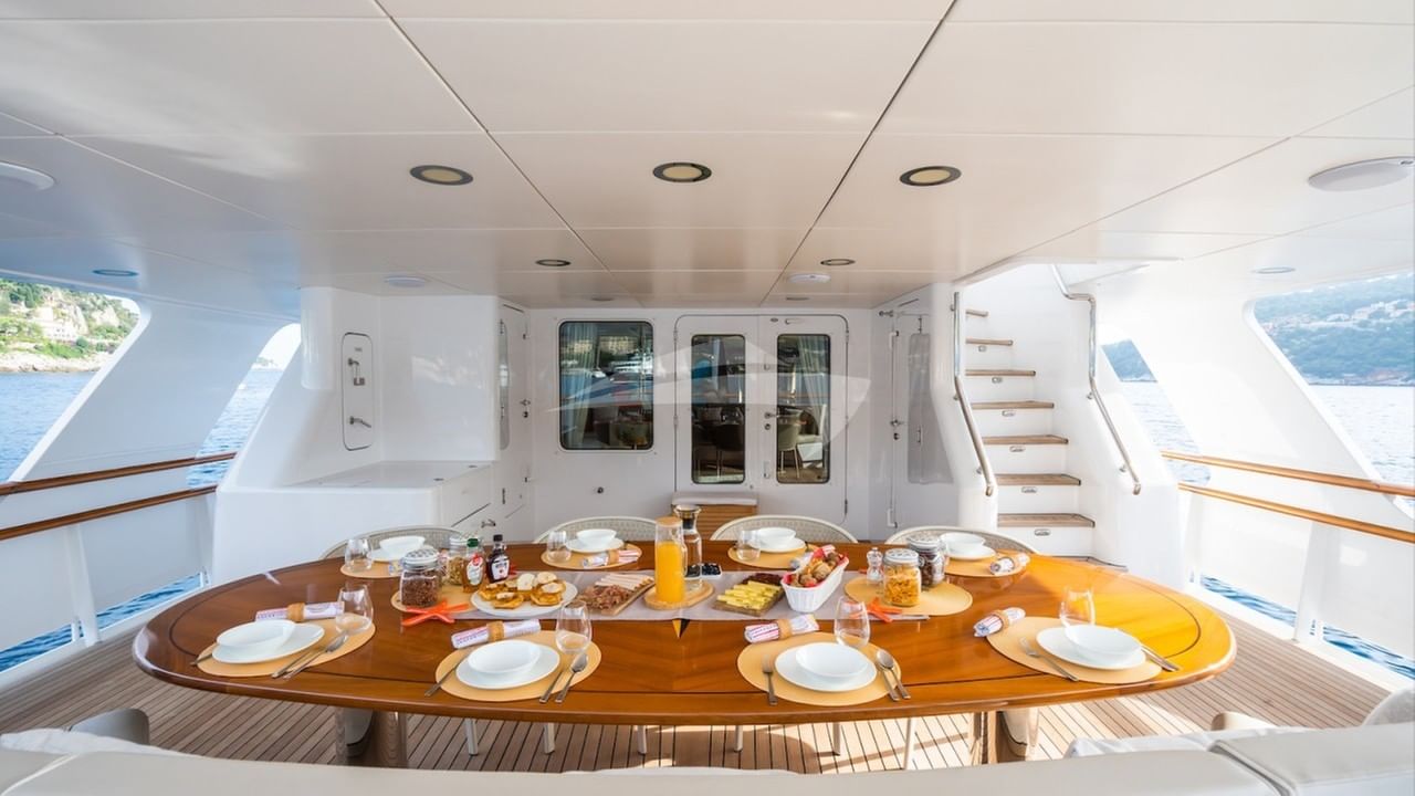 Main deck aft al fresco dining