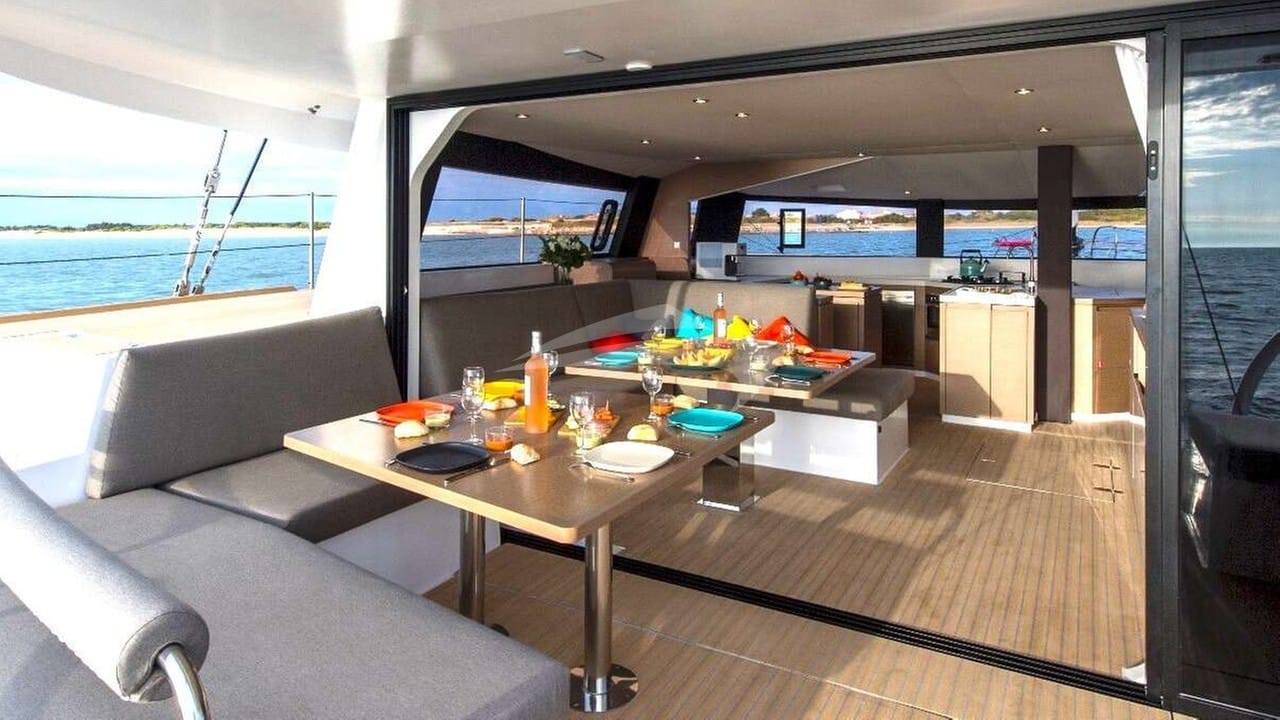 Fabulous cockloon (cockpit - saloon)