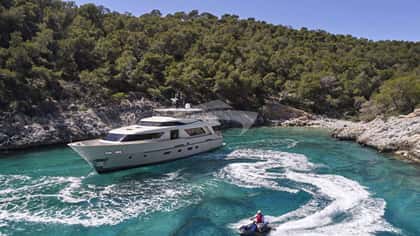 FLOR 28m motor yacht charter, photo 11