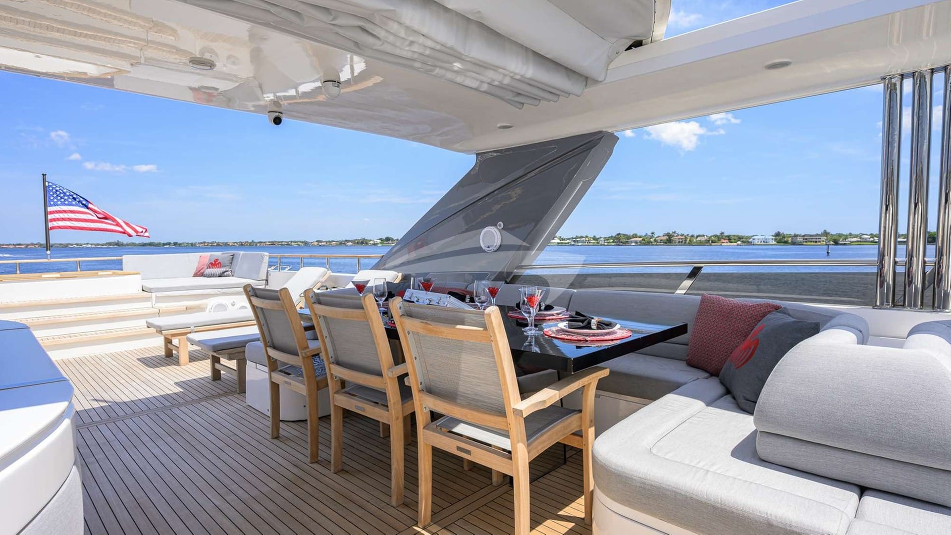 Deck Dining