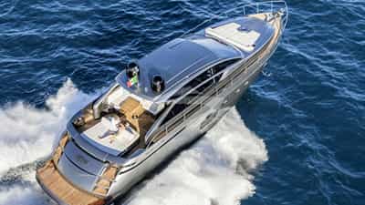 62' Pershing Deck
