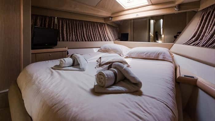 BLUEBELL 14m motor yacht charter, photo 3