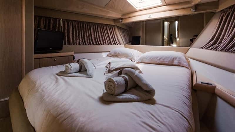 BLUEBELL 14m motor yacht charter, photo 3