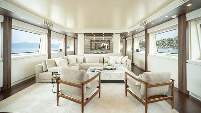 PAREAKI II yacht charter photo 2