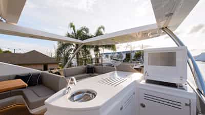 Flybridge Bar