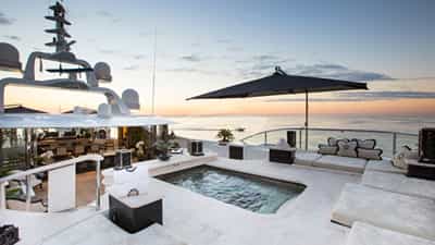 Upper Deck & Jacuzzi
