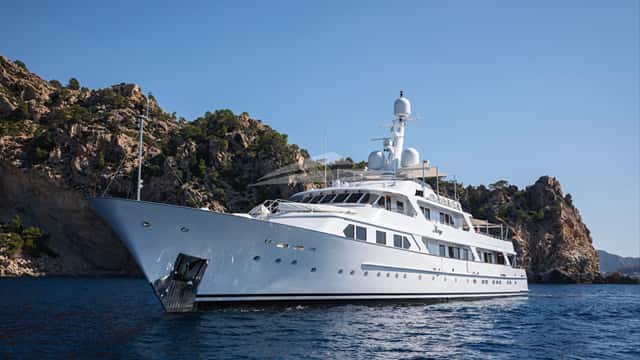 MIRAGE yacht charter photo 3