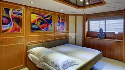 Extra Guest Bed on Main Deck