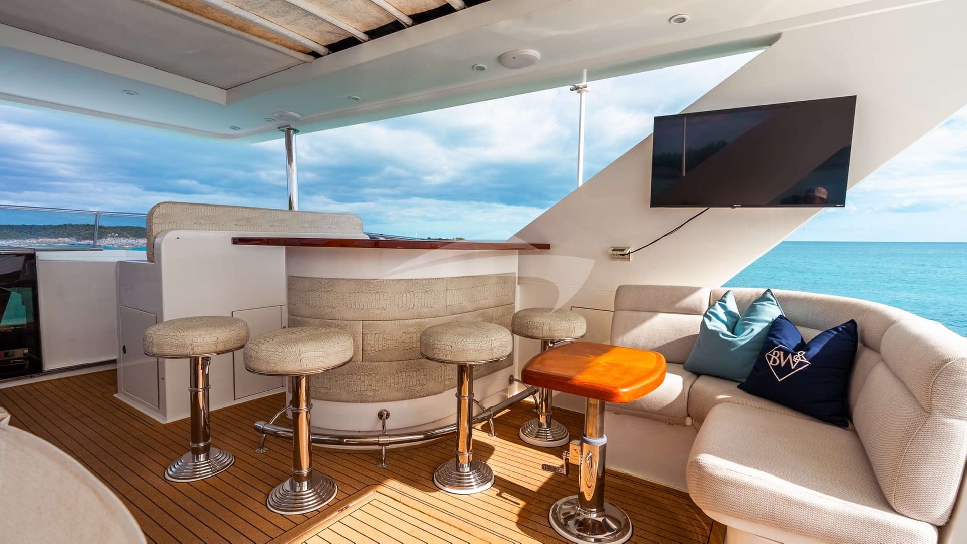 Flybridge Bar and Seating