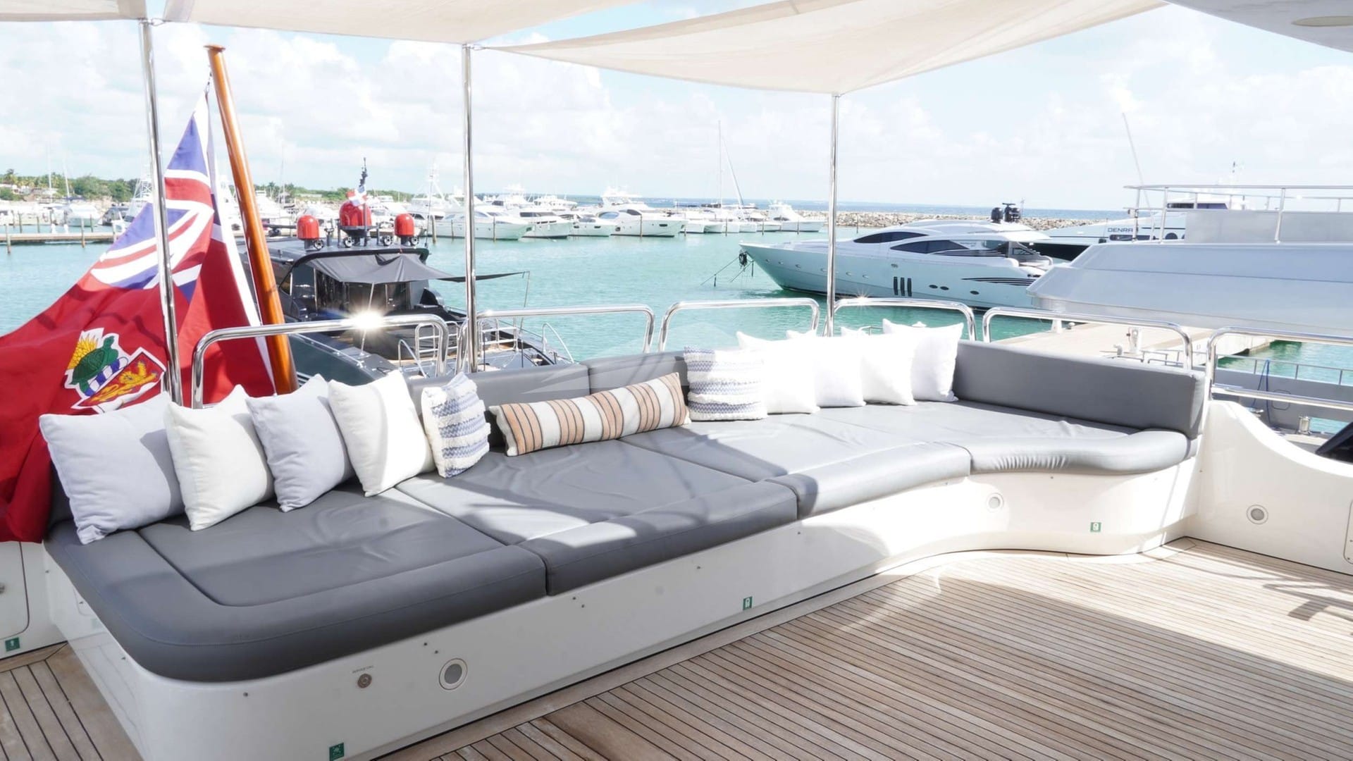 Upper deck - Aft lounge