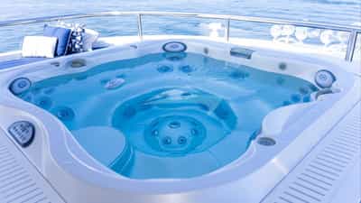 JACUZZI