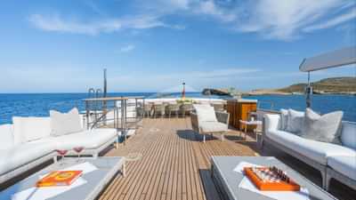 Upper deck aft