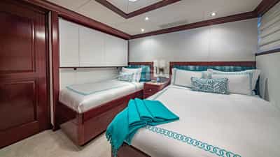 COCO RAY - Twin Cabin (Double, twin, & Pullman beds)