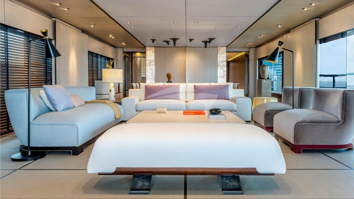 ENDEAVOUR 2 Yacht for Charter