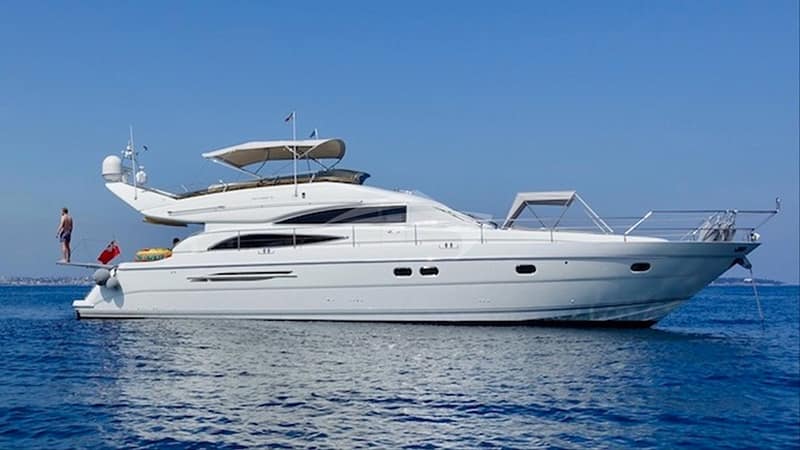 BATEAU 9, Motor