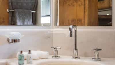 Twin Bathroom