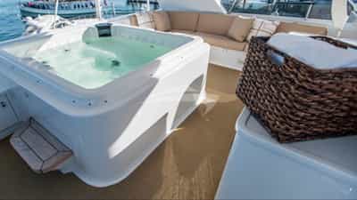 Deck Jacuzzi