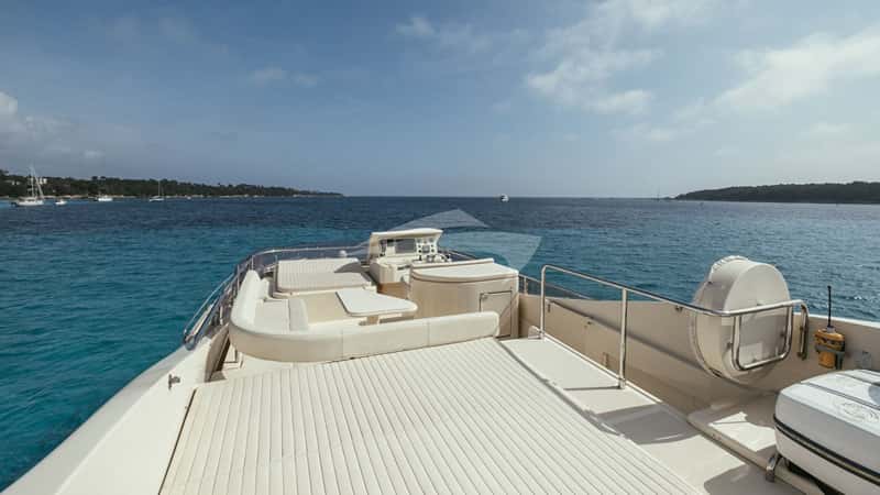 TO ESCAPE 21m motor yacht charter, photo 6