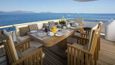 Al Fresco Dining