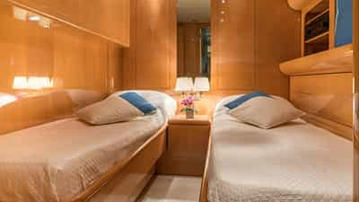 Guest cabin