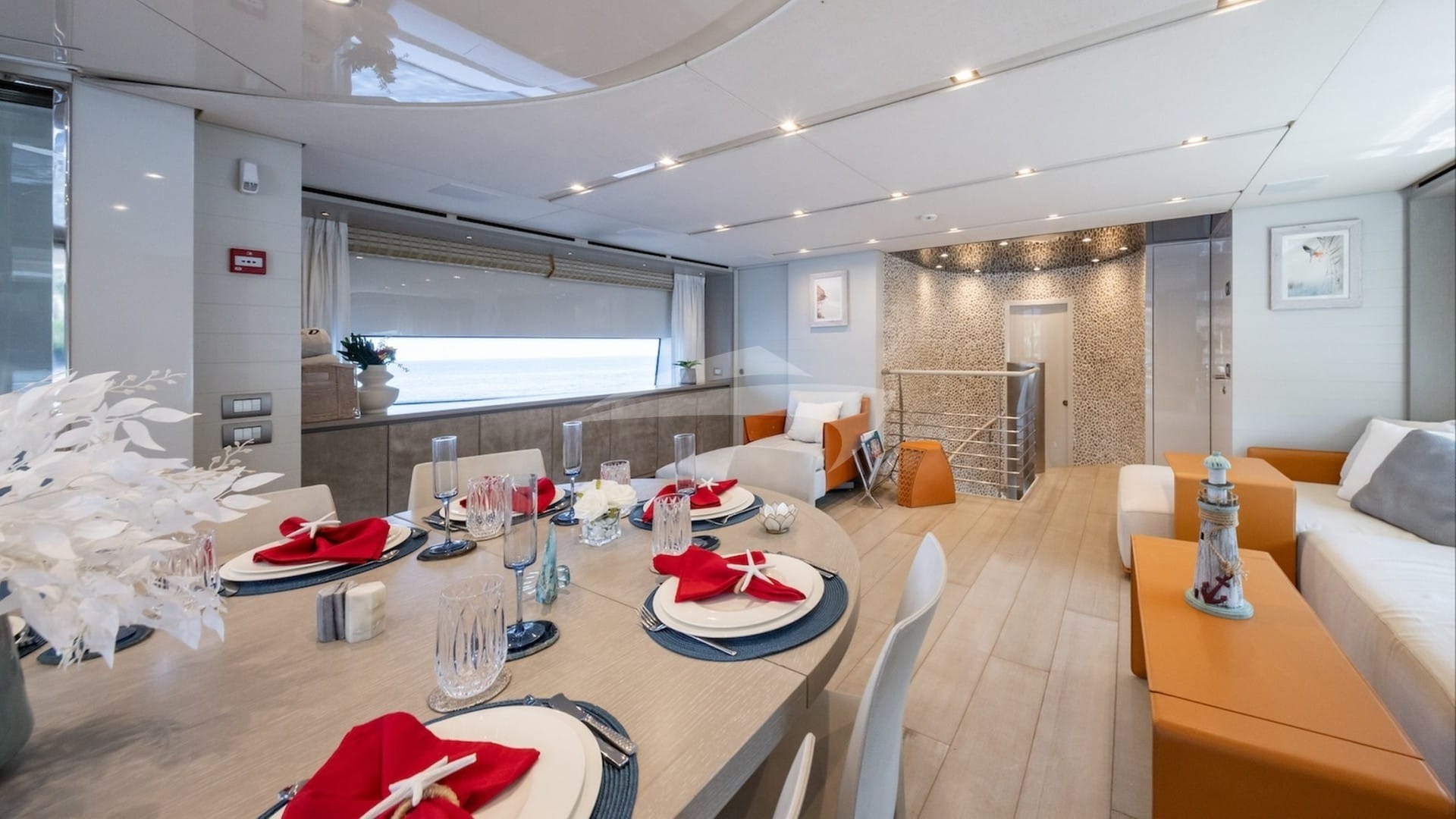 Upper deck lounge