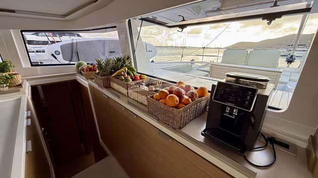 MASTERMIND II yacht charter photo 5