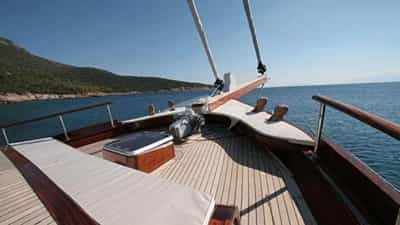 Foredeck Seating