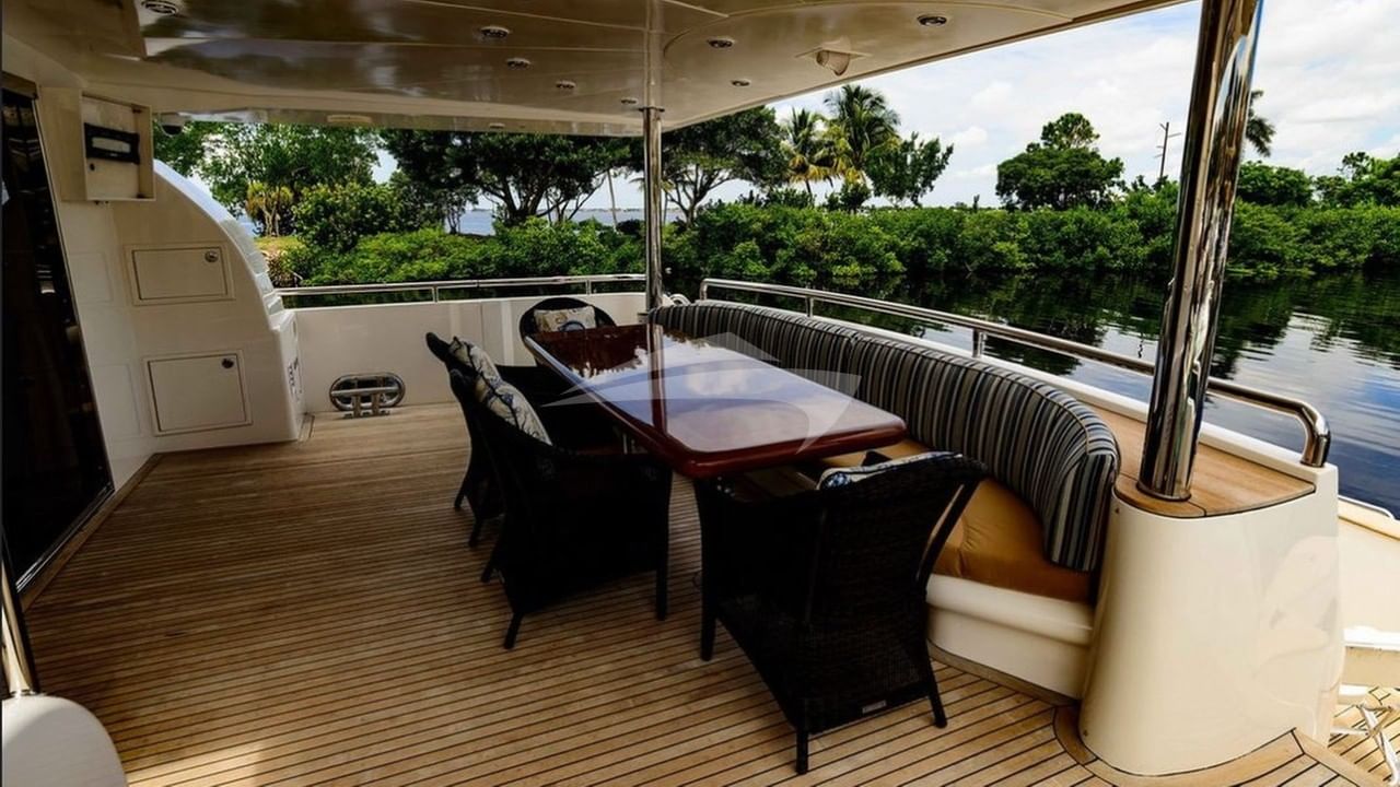 Aft Deck Seating
