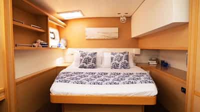 Queen Cabin