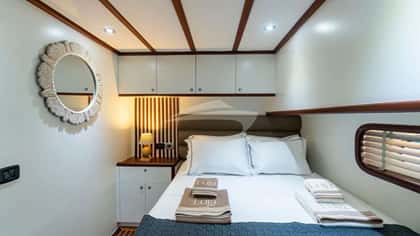 LUJA 28m sailing yacht charter, photo 12