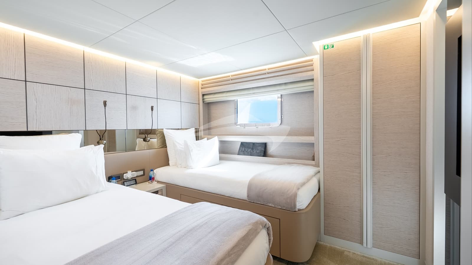 EAU LA LA, photo from the yacht portfolio 17