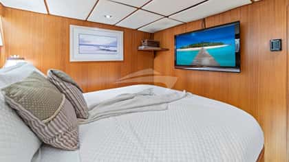 PANACHE 26m motor yacht charter, photo 8