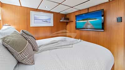 Queen Guest Cabin