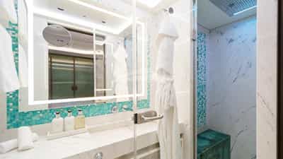 Double Bathroom - Port